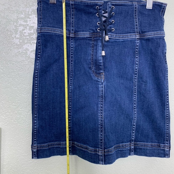 Free People Women’s Strecky Y2K Jean Tie Front Midi Pencil Skirt Size 2 - Picture 6 of 9